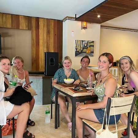 Alpha Hostel Cafe&Bar Ban Khlong Yai Exteriör bild