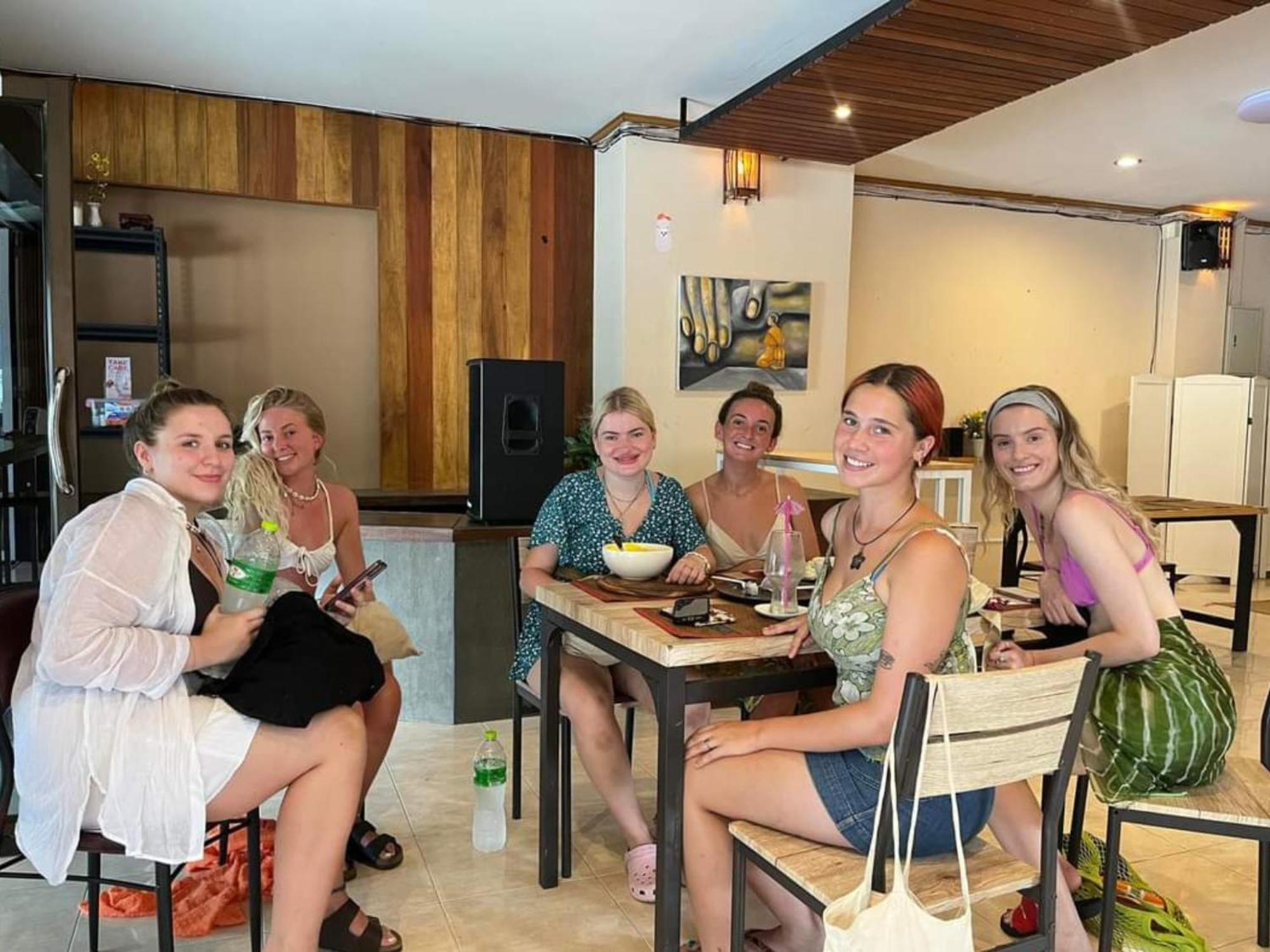 Alpha Hostel Cafe&Bar Ban Khlong Yai Exteriör bild